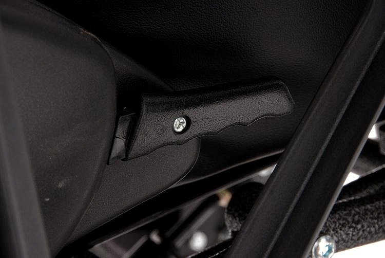 FS204 BJG NEW Кресло-коляска  с сиденьем автомобильного типа, шириной 46 см от производителя