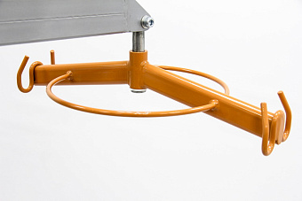 Узкий подъемник с винтовым приводом до 150 кг.