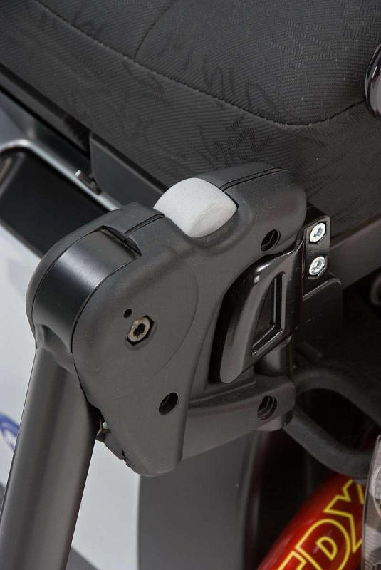 Invacare TDX Кресло-коляска электрическая с функцией подъема сидения MET