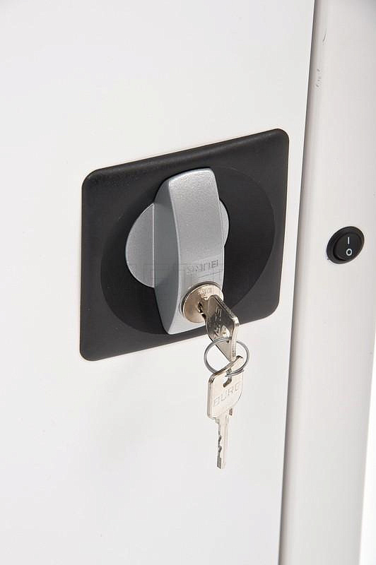 МЕТ ЭССЕН 1МоБ Шкаф медицинский, для одежды, с  бактерицидным рециркулятором и с антибактериальной окраской от производителя