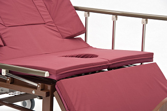 Медицинская кровать для лежачих больных с  USB, электрорегулировками, переворотом и туалетом