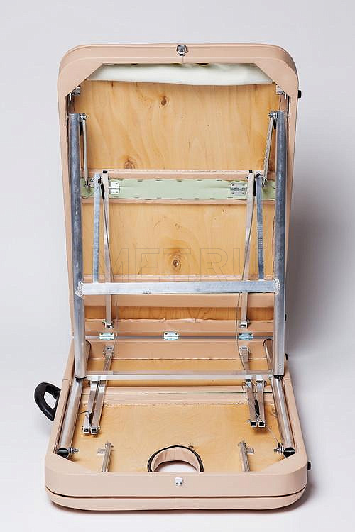 Люкс 60+ Четырёхсекционный массажный стол с регулируемым изломом ножного сегмента панели и поднимающимся изголовьем MET