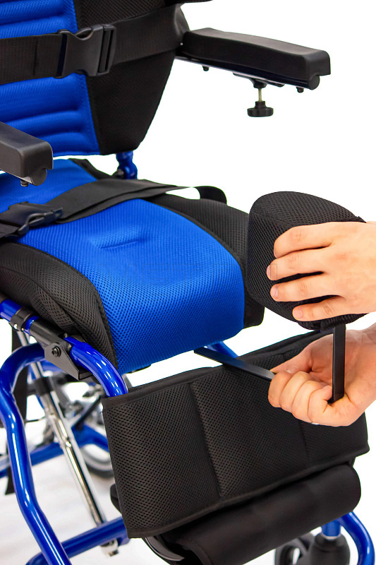 MET DETIT Механическое кресло-коляска детское МЕТ