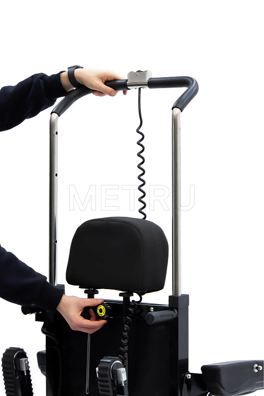 MET LIFTER 2 Кресло-коляска с электроприводом и лестничным подъемником 
