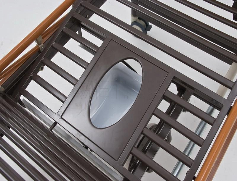 УG-5 Кровать с туалетом для лежачих больных. Снята с производства - вместо нее кровать УG-5 NEW MET