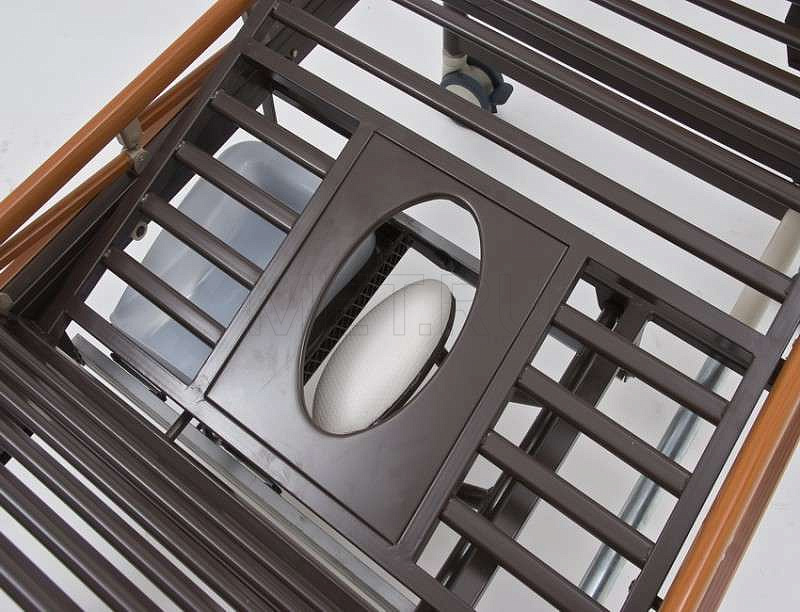 УG-5 Кровать с туалетом для лежачих больных. Снята с производства - вместо нее кровать УG-5 NEW