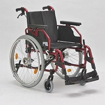 Кресло-коляска с барабанными тормозами