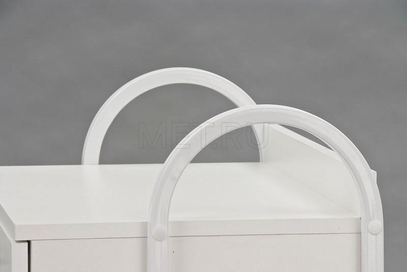 Ст-10д Процедурный передвижной столик из cтального профиля, полки ЛДСП MET