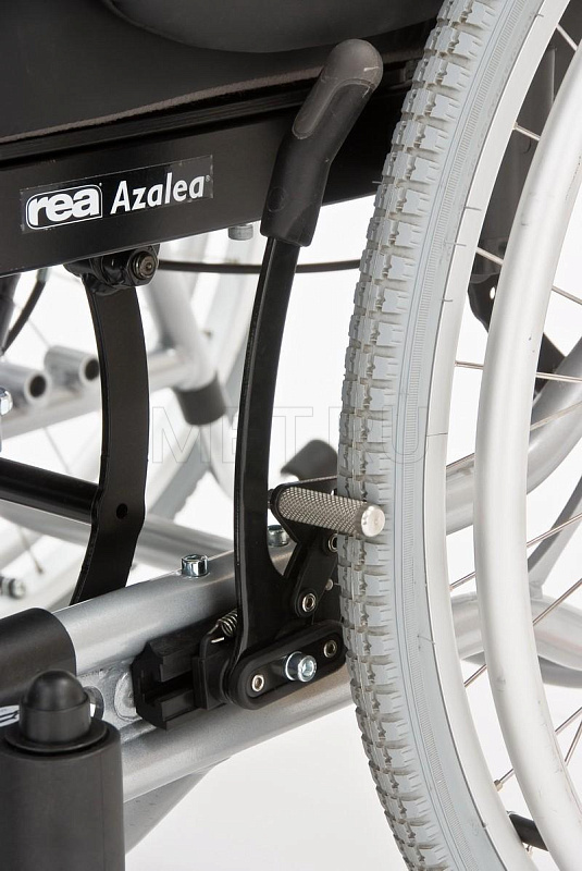 Invacare REA AZALEA Кресло-коляска комфортное, для пользователя средней комплекции