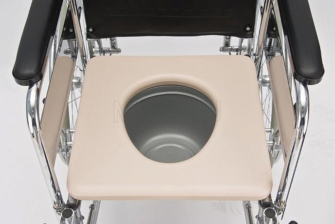 LK 6009-46 Кресло-коляска с высокой спинкой, подголовником и сан.оснащением МЕТ