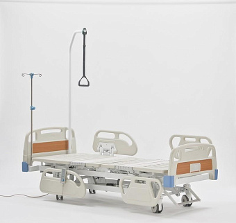 Функциональная электрическая кровать с центральным тормозом