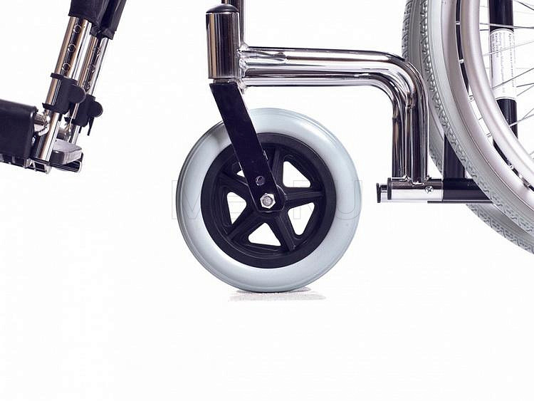 Ortonica OLVIA 30 ПНЕВМО КОЛЕСА Кресло-коляска для узких проходов, ширина сиденья 43 см