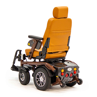 Кресло-коляска электрическая с сиденьем автомобильного типа коричневого цвета
