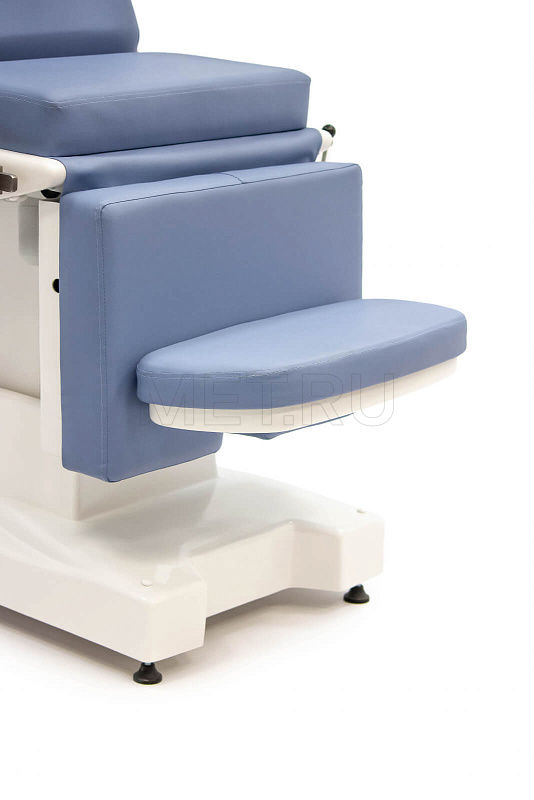 МЕТ GK 05   Универсальное гинекологическое и проктологическое кресло с электроприводом, платформой для аксессуаров и стулом для врача