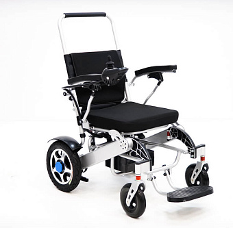 Компактное электрическое кресло-коляска с двумя мотор-колёсами