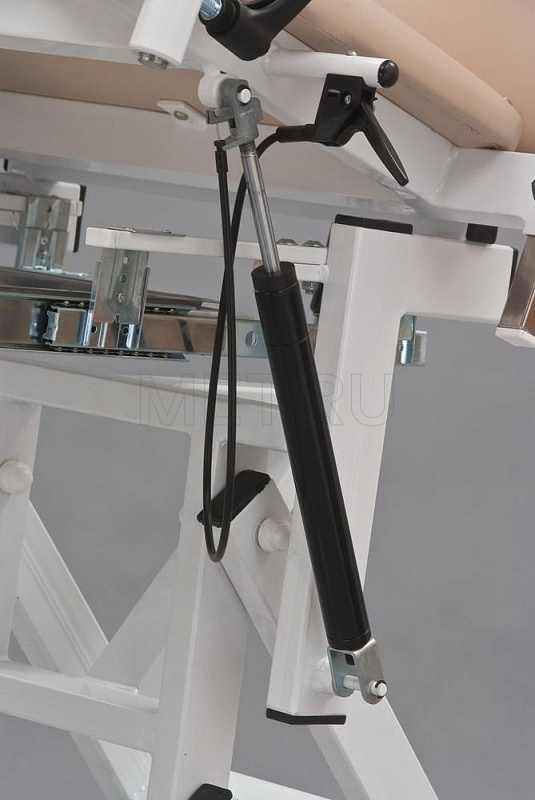 02Э Гинекологическое кресло  с регулировкой высоты бежевое, на электроприводе МЕТ