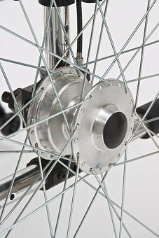 Кресло-коляска с барабанными тормозами