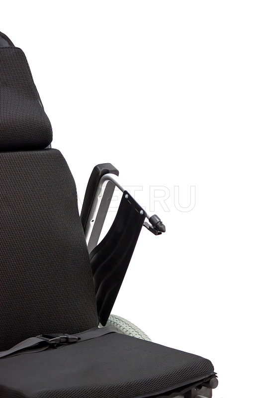 MET COMFORT 42  Кресло-коляска с электроприводом МЕТ