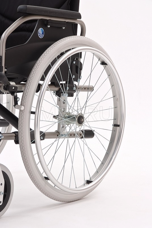 Приводное колесо Vermeiren V300 DC-44см ПНЕВМО Кресло-коляска Vermeiren V300 DC-44см. механическая многофункциональная, на пнематических колёсах MET