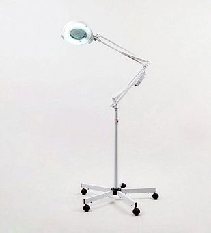 Кольцевая лампа-лупа с колёсной опорой-пятилучьем