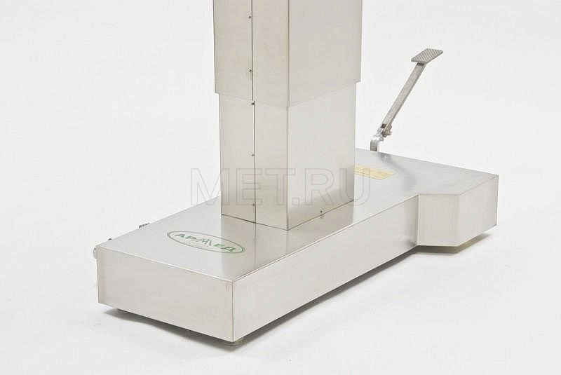 ST-I Операционный стол с гидравлической регулировкой высоты МЕТ