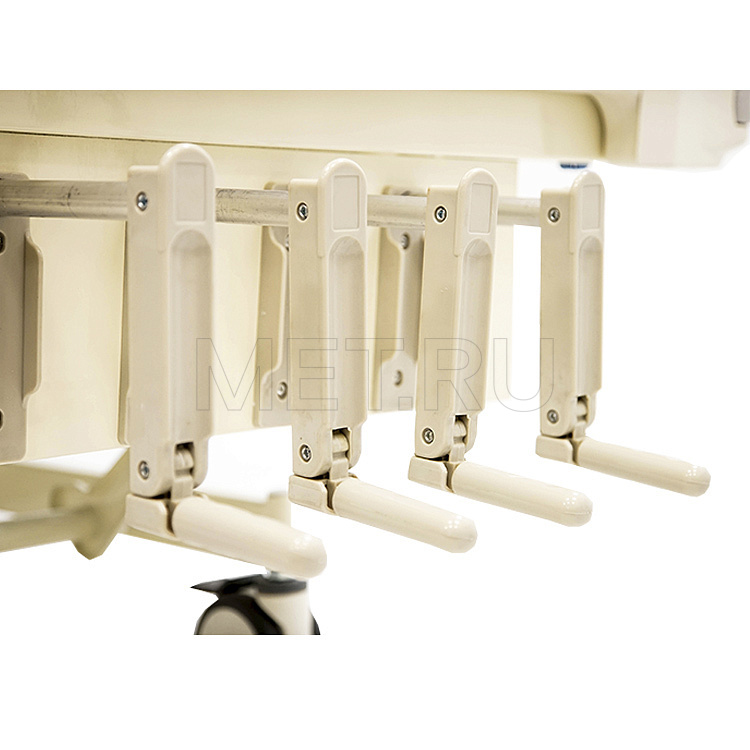 MET ЛЕГО-М5 Пяти-функциональная медицинская кровать с механическими регулировками MET