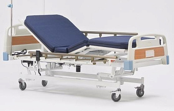 Кровать медицинская трёхфункциональная с электрическими приводами