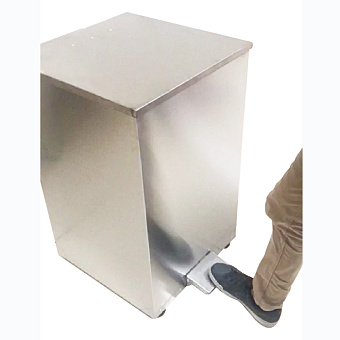 Бесконтактный ящик для использованных масок и бахил