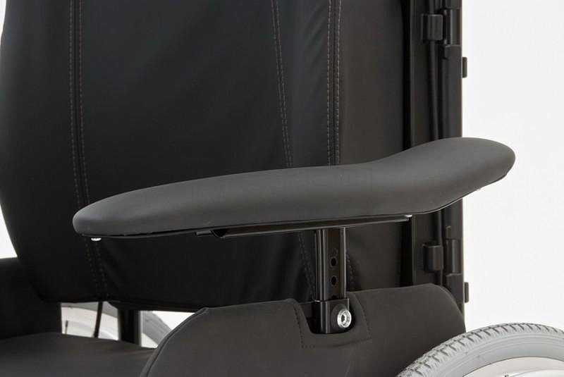 Invacare REA AZALEA Кресло-коляска комфортное, для пользователя средней комплекции MET