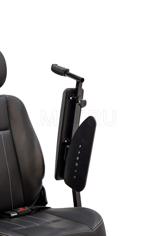 MET INVACAR Кресло-коляска с электроприводом MET