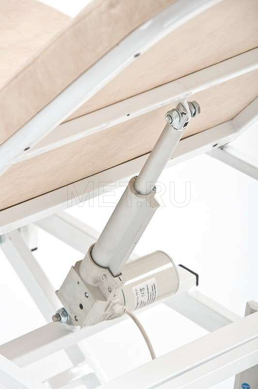 MМ №15 Кресло гинекологическо-проктологическое с двумя электроприводами MET