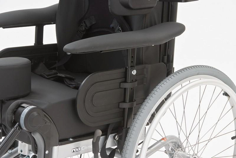Invacare REA CLEMATIS Кресло-коляска комфортное с дополнительной латеральной поддержкой