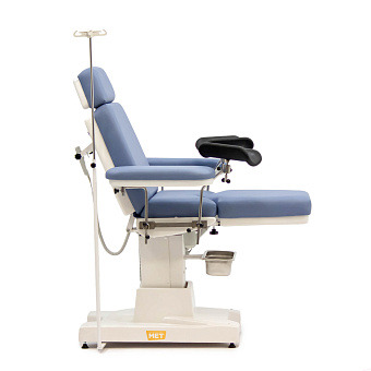 Гинекологическое кресло с электроприводом, платформой для аксессуаров и стулом для врача