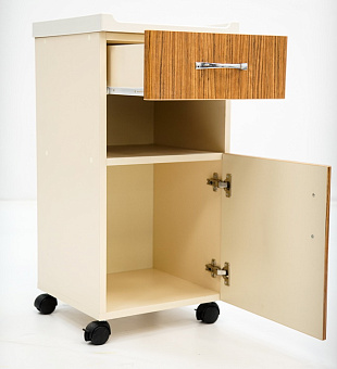 Прикроватная тумба с нишей между выдвижным ящиком и отделением с дверцей