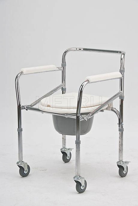 FS 696 Кресло-туалет складное с хромированной рамой