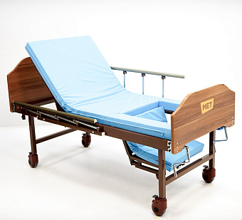 Кровать механическая с функцией кардиокресло, независимыми винтовыми регулировками, на колесах