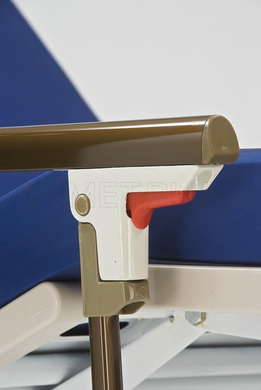 RS104-F Кровать функциональная четырехсекционная с регулировкой высоты MET