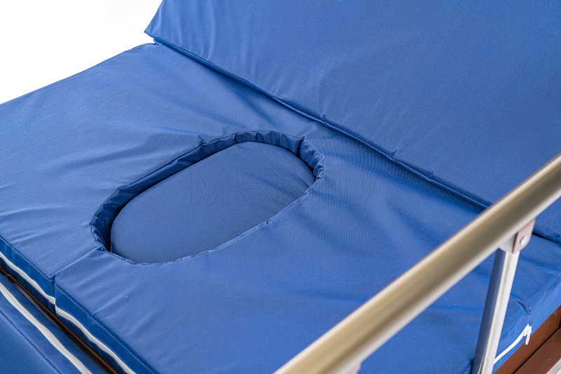 MET TARYS Кровать  двух-функциональная медицинская, со складными боковыми ограждениями, на ножках МЕТ