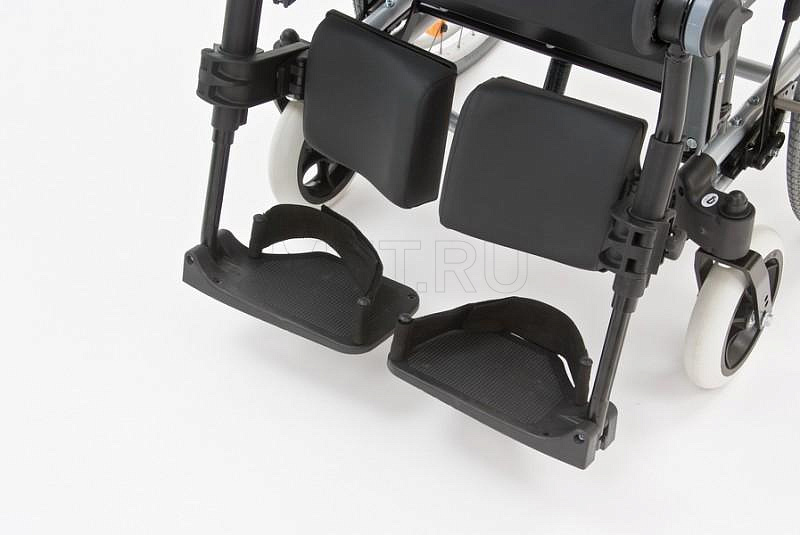 Invacare REA AZALEA Кресло-коляска комфортное, для пользователя средней комплекции MET