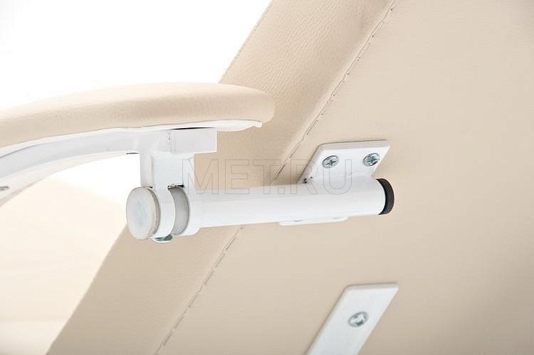 К042СМ Кресло-кушетка массажно-косметологическая MET