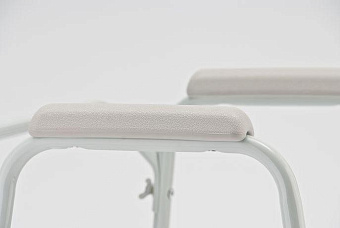 Кресло-туалет с алюминиевой рамой