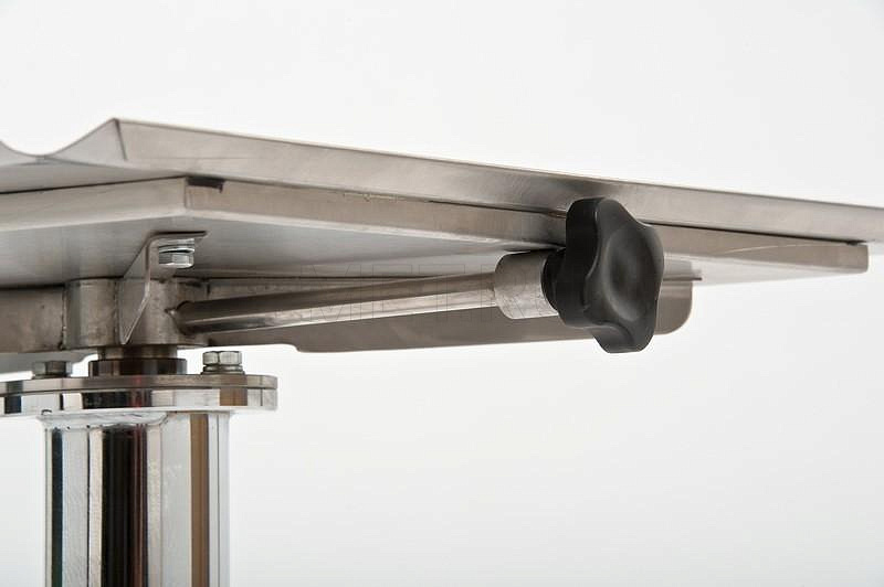 АТ-B21 (гусь) Манипуляционный стол из нержавеющей стали с гидроприводом (размер 515х800мм) МЕТ