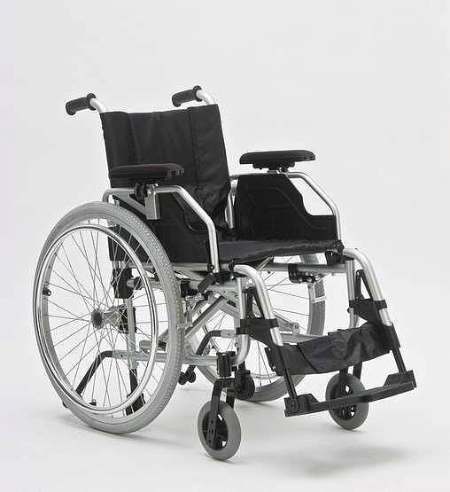 Кресло-коляска облегченное FS 959 LQ-48 Кресло-коляска облегченное