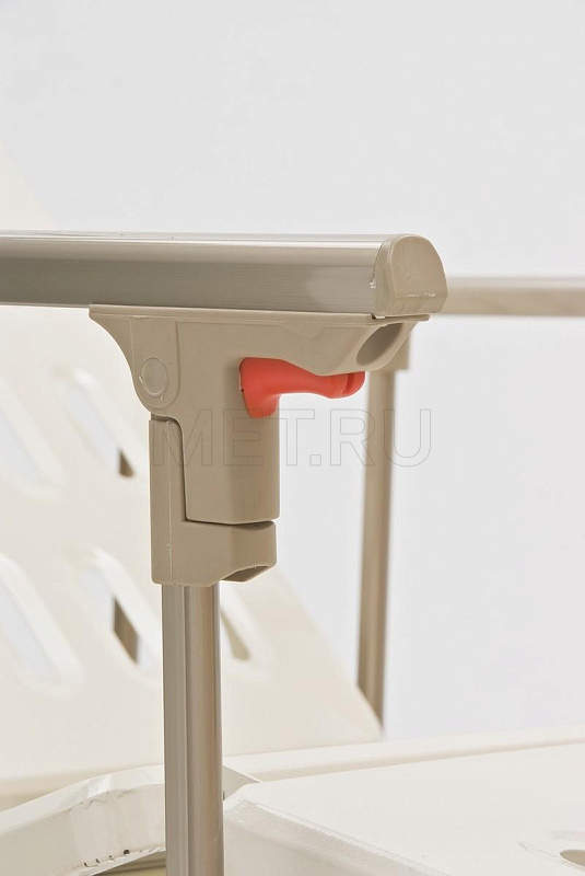 DB-7  (Дельта-7) Четырехсекционная кровать для лежачих больных с электроприводом