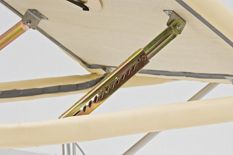 Профессиональный массажный стол на алюминиевом каркасе.