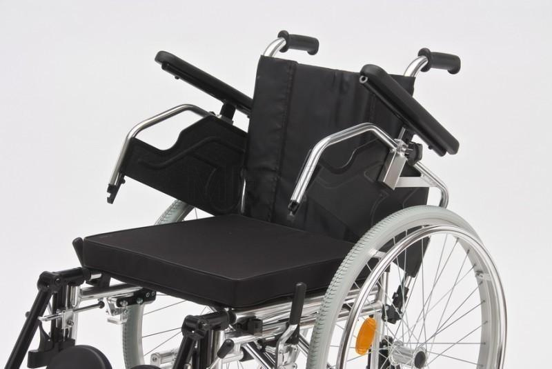 FS 250 LCPQ-41 Кресло-коляска с подъемными подножками, различные размеры, без подушки