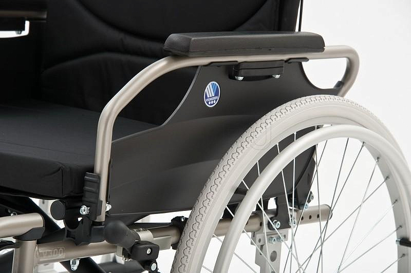 Vermeiren V300 30°-52 см Кресло-коляска механическая с откидной спинкой, пр-во Бельгия МЕТ