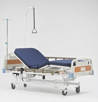 Кровать медицинская трёхфункциональная с электрическими приводами