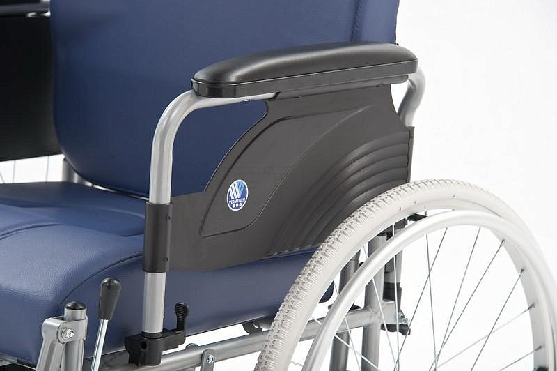 Vermeiren 9300 (Бельгия) Кресло-коляска с санитарным оснащением ширина сиденья 50 см МЕТ