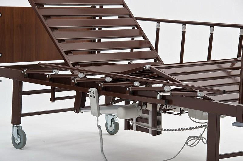 Гамма-3 Кровать электрическая медицинская c электроприводным туалетом. МЕТ